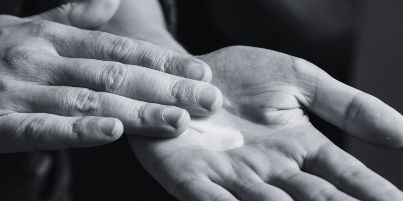 blok-unten-bodylotion-man