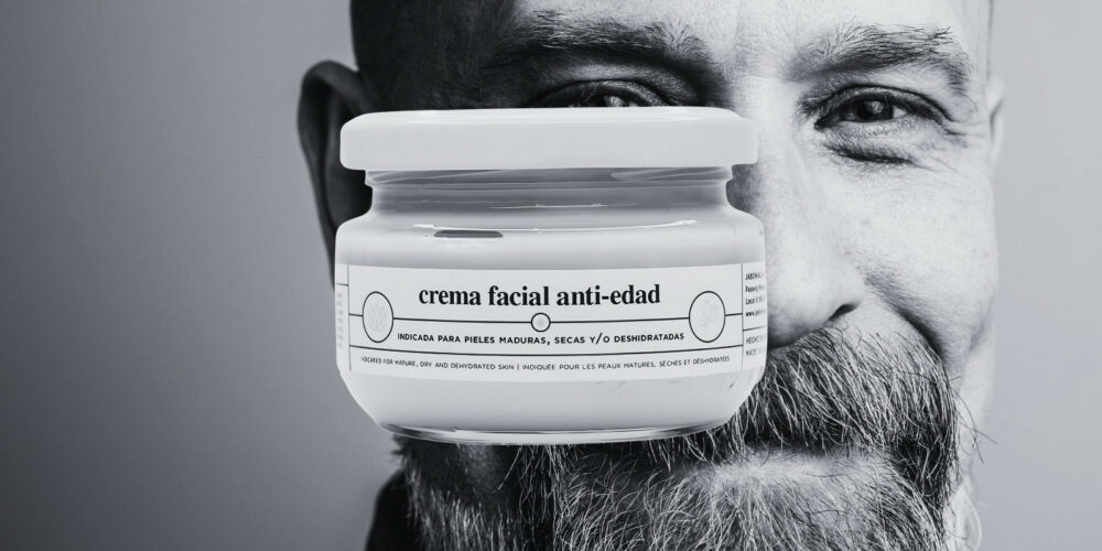 Mann mit reifer Haut